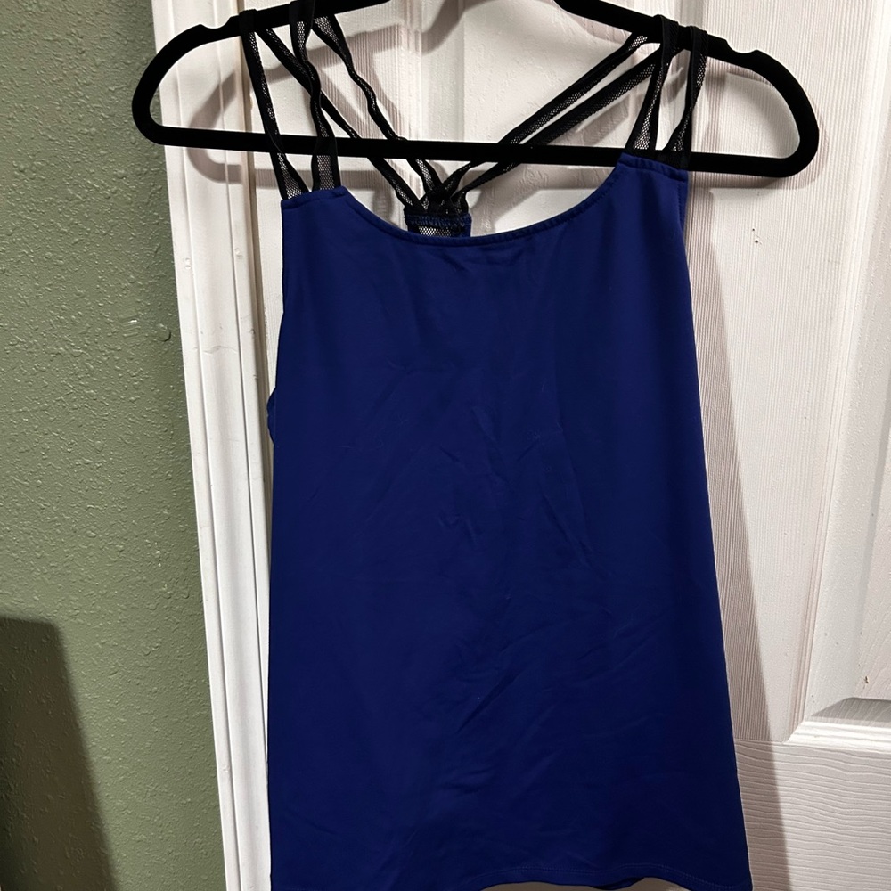 T.198 No Tag Workout Top